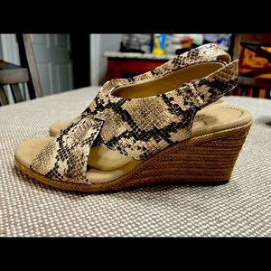 Clark’s Collection Soft Cushion Wedge Size 9